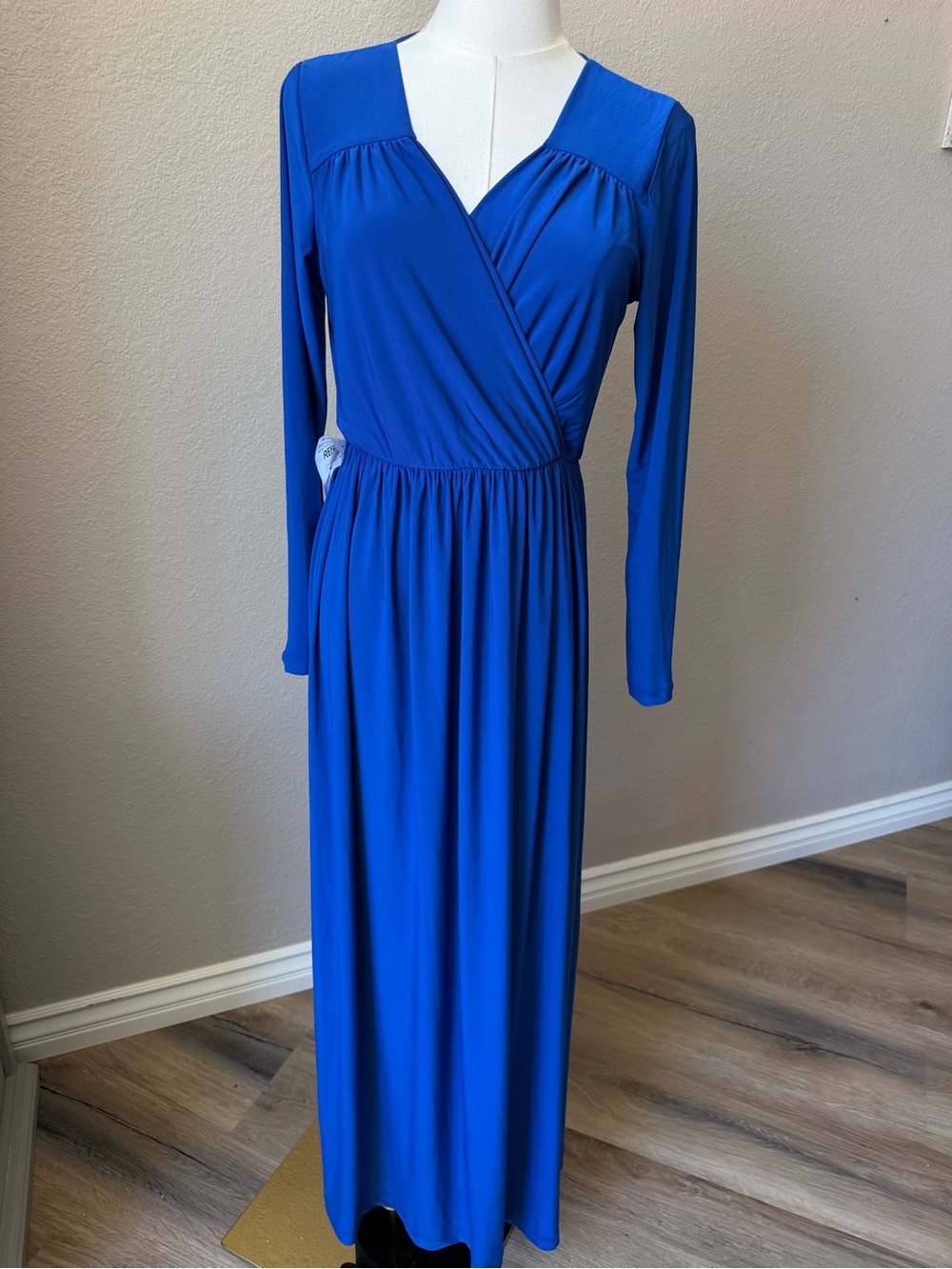 NWT Elegant Long Sleeve V-Neck Maxi Dress in Cobalt Blue, Medium